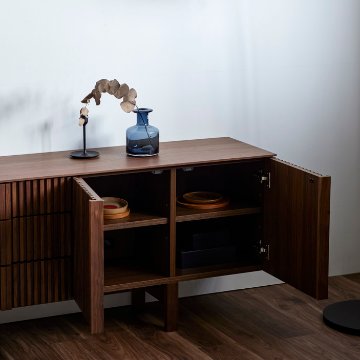 セラン ローボード（Serein Lowboard）｜天然木無垢材の縦格子が美しい、モダンリビングを格上げする国産サイドボードの画像