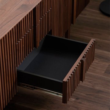 セラン ローボード（Serein Lowboard）｜天然木無垢材の縦格子が美しい、モダンリビングを格上げする国産サイドボードの画像