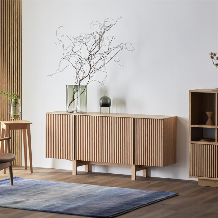 セラン サイドボード（Serein Sideboard）｜ダイニングと高さを揃える建築美。天然木無垢材の縦格子が空間を繋ぐ国産ミドルボードの画像