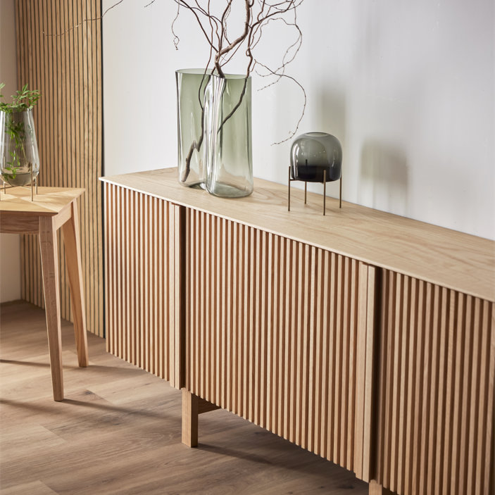 セラン サイドボード（Serein Sideboard）｜ダイニングと高さを揃える建築美。天然木無垢材の縦格子が空間を繋ぐ国産ミドルボードの画像