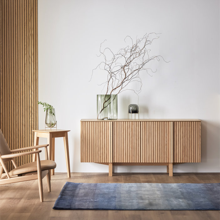 セラン サイドボード（Serein Sideboard）｜ダイニングと高さを揃える建築美。天然木無垢材の縦格子が空間を繋ぐ国産ミドルボードの画像