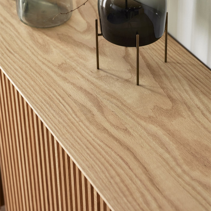 セラン サイドボード（Serein Sideboard）｜ダイニングと高さを揃える建築美。天然木無垢材の縦格子が空間を繋ぐ国産ミドルボードの画像
