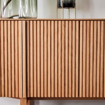 セラン サイドボード（Serein Sideboard）｜ダイニングと高さを揃える建築美。天然木無垢材の縦格子が空間を繋ぐ国産ミドルボードの画像