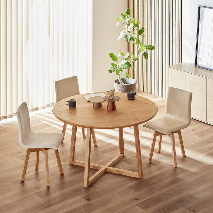 パラディ ダイニングテーブル（Paradis Dining Table）｜無垢材・円形・日本製の画像
