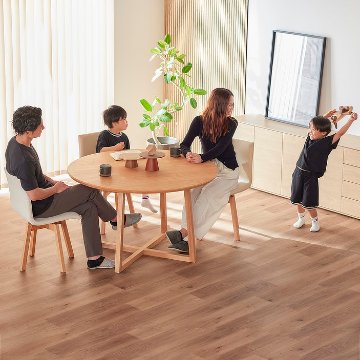 パラディ ダイニングテーブル（Paradis Dining Table）｜無垢材・円形・日本製の画像