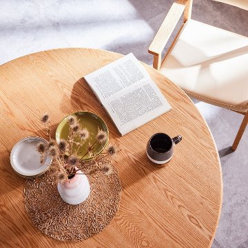 パラディ ダイニングテーブル（Paradis Dining Table）｜無垢材・円形・日本製の画像