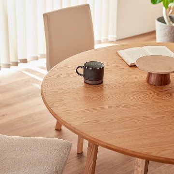 パラディ ダイニングテーブル（Paradis Dining Table）｜無垢材・円形・日本製の画像