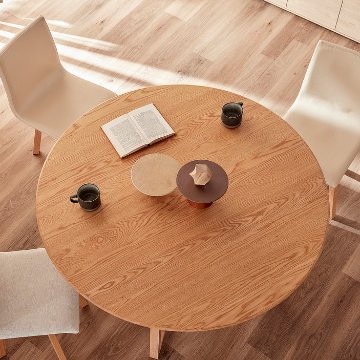 パラディ ダイニングテーブル（Paradis Dining Table）｜無垢材・円形・日本製の画像