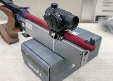 興東電子ビームピストル用20mmマウントレールの画像