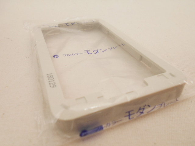 WN8070W モダン厚型継枠 ミルキーホワイト Panasonicの画像