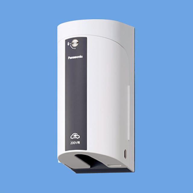 WK4422W EV/PHEV充電用 カバー付15A 20A兼用接地屋外コンセント 簡易鍵付 露出 埋込両用 200V用 ホワイト Panasonicの画像