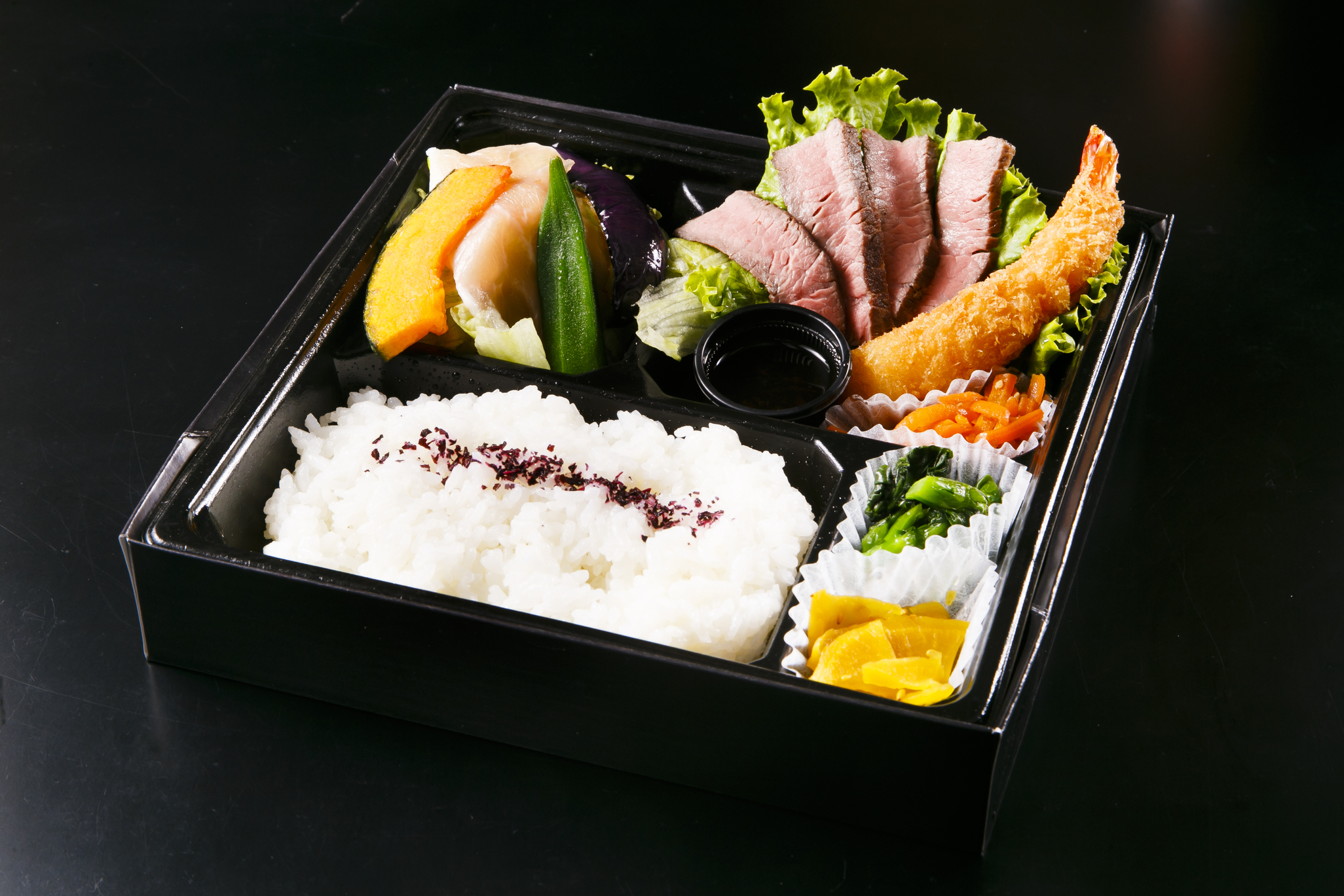 国産F1交雑牛ステーキ御膳　1620円（お茶付き）の画像