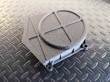 AToRiKAオリジナル タイミングベルトフロントカバー ジムニー JA11 F6A ２型以降 11390-83C00 11380-83C01の画像