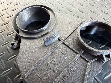 AToRiKAオリジナル タイミングベルトフロントカバー ジムニー JA11 F6A ２型以降 11390-83C00 11380-83C01の画像