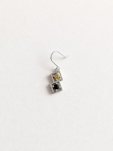 背中合わせの恋（ピアス・片耳）の画像