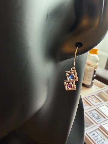 背中合わせの恋（ピアス・片耳）の画像