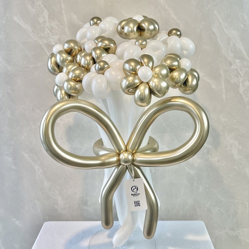 white×gold balloon bouquet(M)の画像