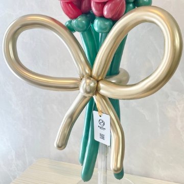 red rose balloon bouquetの画像