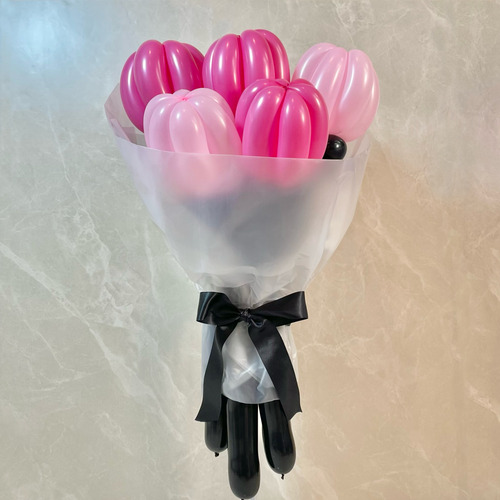 black×pink balloon bouquetの画像