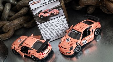 マジョレット 1/64 ポルシェ 911 GT3 RS #23 Pink Pig ミニカー / コレクターズカード付画像