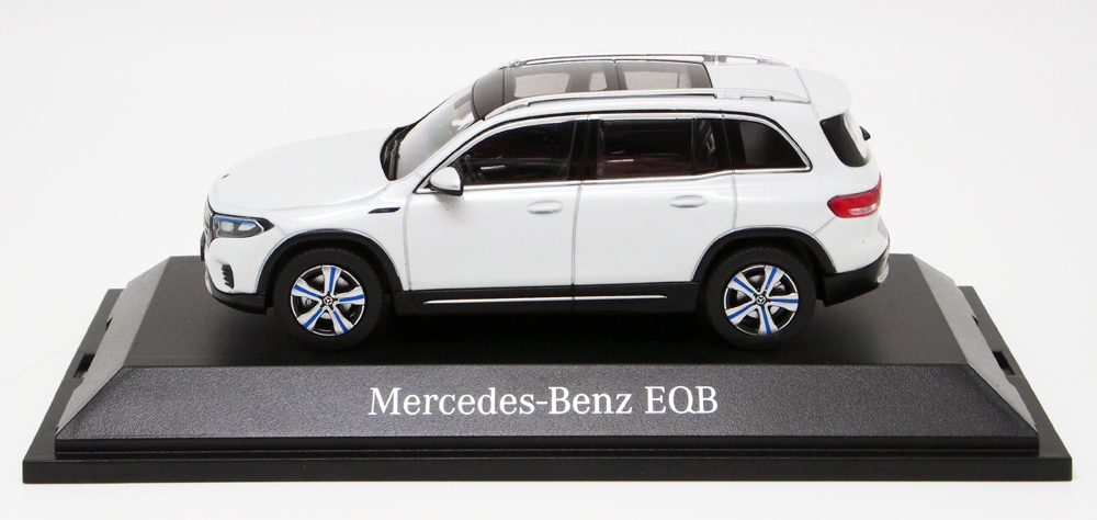 メルセデス ベンツ 1/43 EQB X243 モデルカー / デジタルホワイト画像