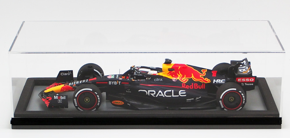 スパーク 1/18 レッドブル レーシング RB18 マックス フェルスタッペン 2022年 サウジアラビアGP ウィナー ピットボード付の画像