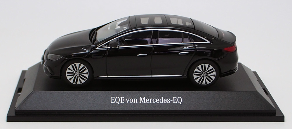 1/43 メルセデス ベンツ EQE (W295) モデルカー / オブシディアン ブラック画像