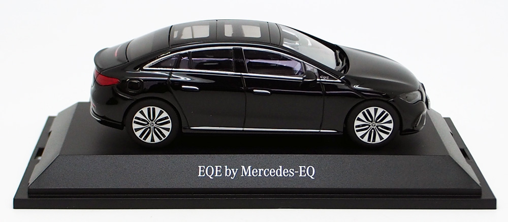 1/43 メルセデス ベンツ EQE (W295) モデルカー / オブシディアン ブラック画像