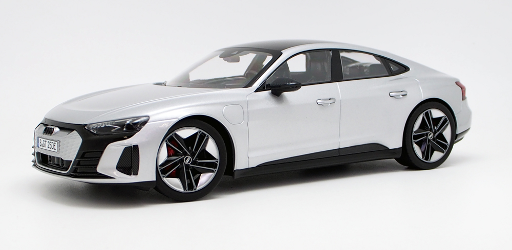 ノレブ 1/18 Audi アウディ e-tron GT 2021 モデルカー / シルバー画像