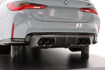 ミニチャンプス 1/18 BMW M4 2020年式 / ライトグレー メタリック モデルカー画像