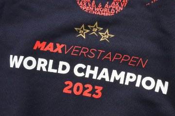 2023 マックス フェルスタッペン ワールド チャンピオン 記念 プルオーバー フーディー画像