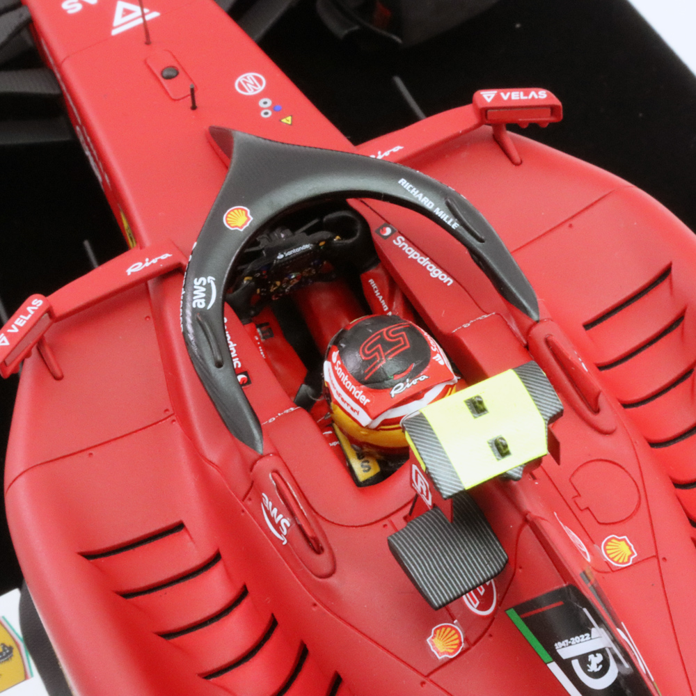 ルックスマート 1/18 スクーデリア フェラーリ F1-75 2022年 イギリスGP ウィナー カルロス サインツ モデルカー画像