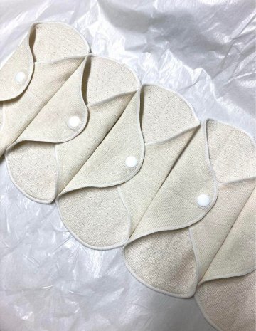 【ハンドメイド】シルク・オーガニックコットン素材の布ナプキン・キナリ5枚組の画像