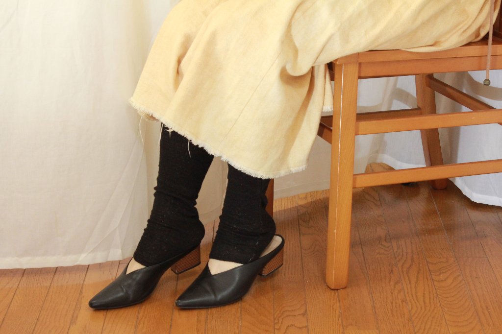 ＊受注生産 12分丈レギンス　黒　 肌側シルク１００％　外側　綿100% ゆったり 柔らかレギンスの画像