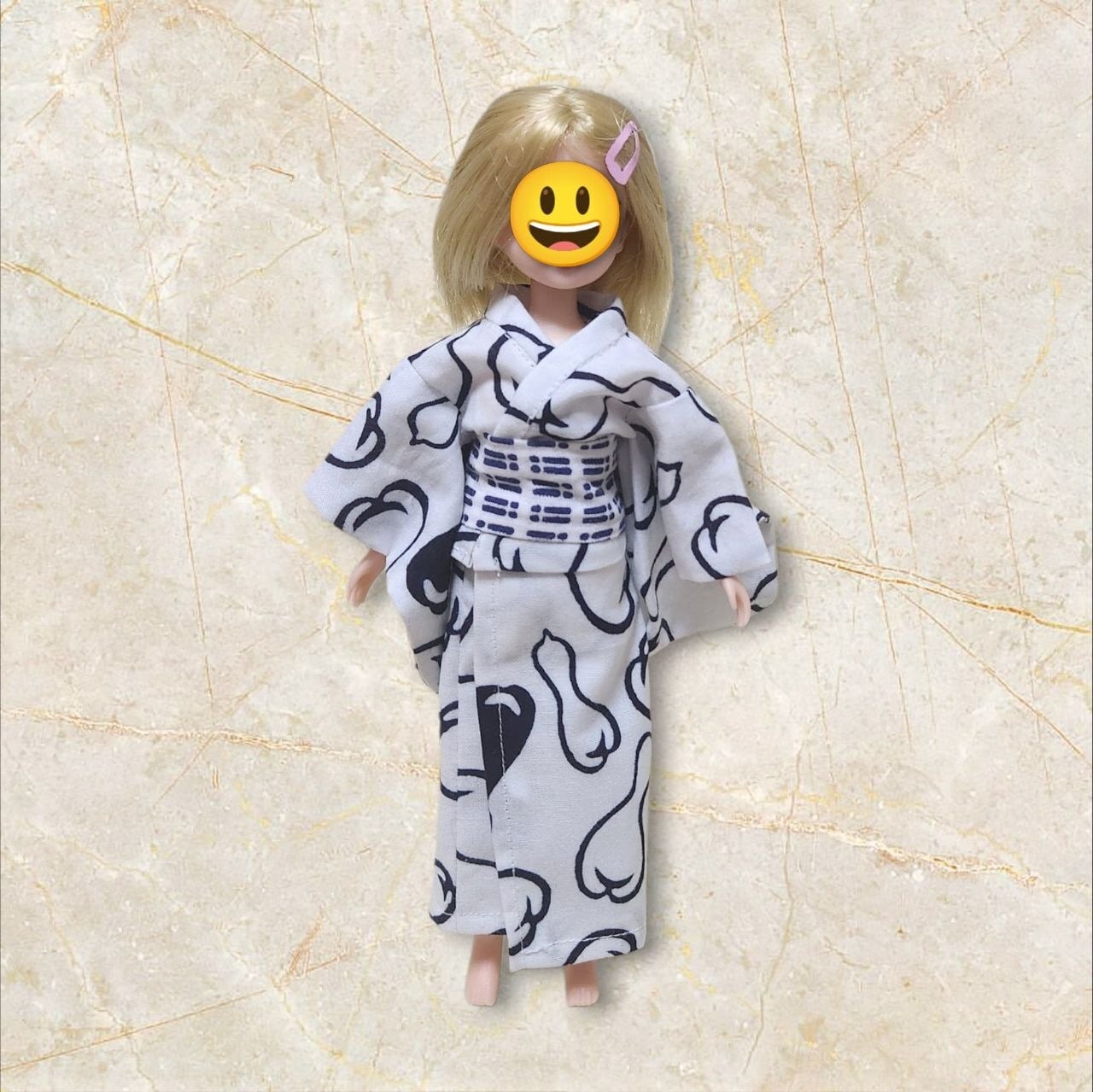 1/6ドール用 アウトフィット 浴衣 2点セット 白×紺 ひょうたん柄 帯付き ドール服 和装 着物風 着せ替え 服 夏祭り 夏 お祭り コーデ 和柄 渋め シック 大人っぽい ハンドメイドの画像