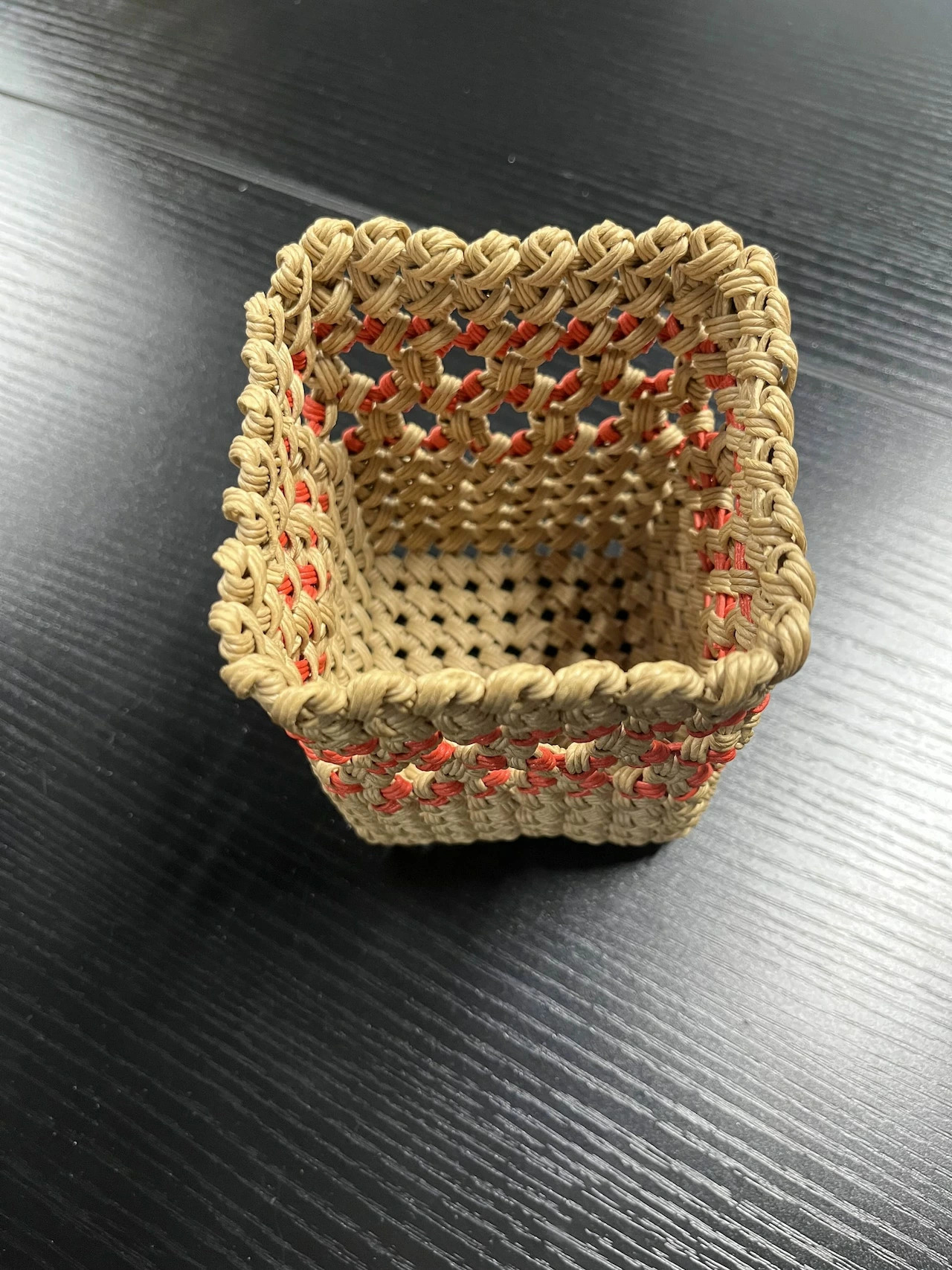 クラフトバンド ペン立て ペンスタンド 卓上収納 リビング 小物入れ ハンドメイド 手編み ナチュラル おしゃれ デスク収納 文房具収納 筆記具収納 インテリア雑貨 収納ケース 整理整頓 手作り ギフの画像
