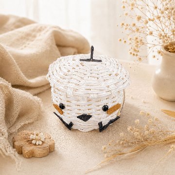 クラフトバンド ふたつき小物入れ シマエナガの画像