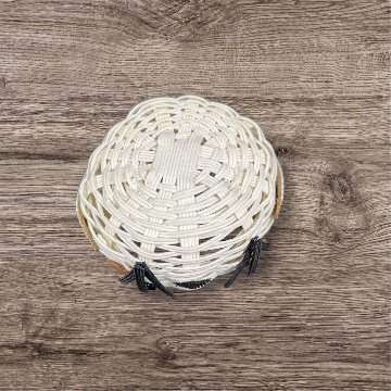クラフトバンド ふたつき小物入れ シマエナガの画像