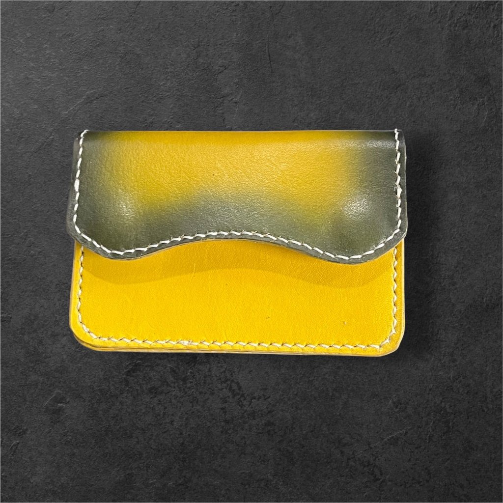 本革 ミニウォレット ハンドメイド メンズ レディース セカンド 経年変化 楽しめる フラップ付 財布 イエロー ブラック グラデーションの画像