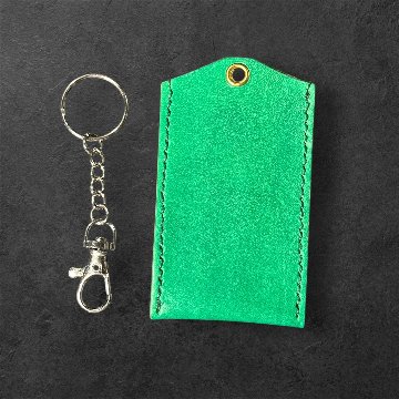 本革 お守りカバー お守り袋 日本製 ハンドメイド お守り入れ レザー キーホルダー 合格祈願 交通安全 厄除け 紛失防止 小物ケース AirTag収納 グリーンの画像
