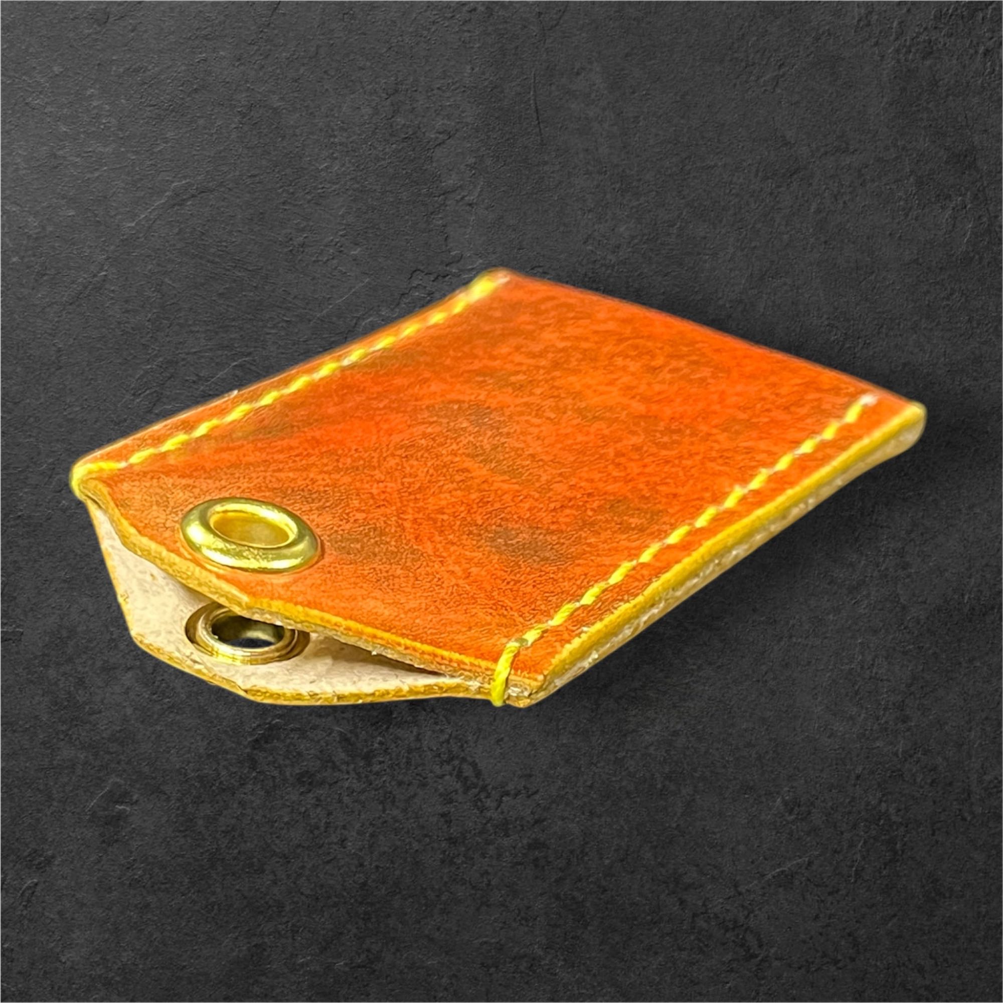 【送料無料！】本革 お守りカバー サイズS お守り袋 日本製 ハンドメイド お守り入れ レザー キーホルダー 合格祈願 交通安全 厄除け 紛失防止 おしゃれ ランドセル 贈り物 ギフト プレゼント 父の画像