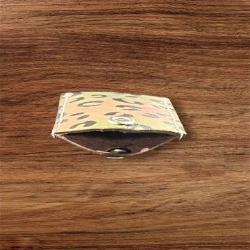 本革 レザー お守りケース ハンドメイド ヒョウ柄 メンズ レディース 日本製 誕生日 革婚式 還暦祝い カバー 袋 日常 持ち運び 紛失防止 汚れ防止 ベージュ系の画像