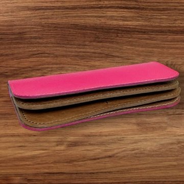 ピンクカラーのレザーロングウォレットの画像