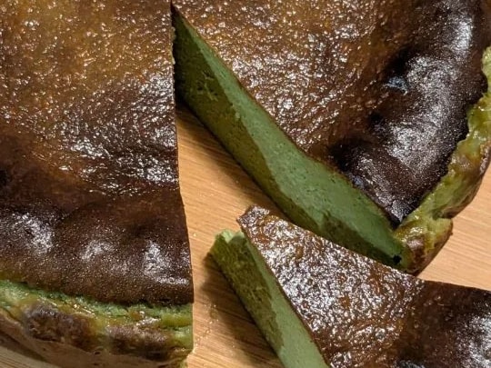 抹茶のバスク風チーズケーキ 5号の画像