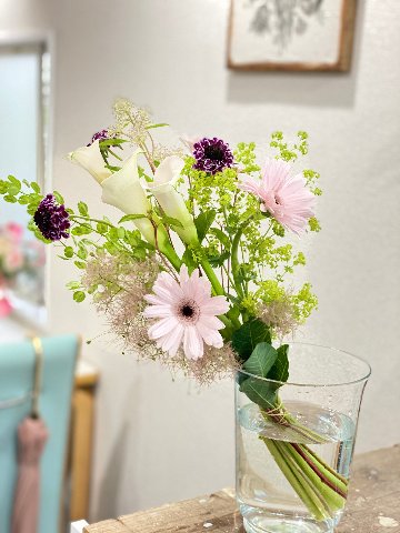 【定期購入】お任せ季節の花束６回コースの画像