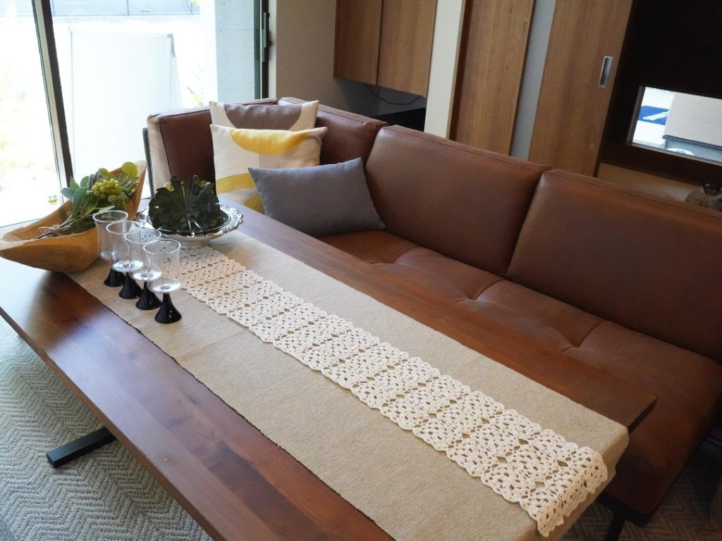 【ハンドメイド】レース編みテーブルランナーの画像