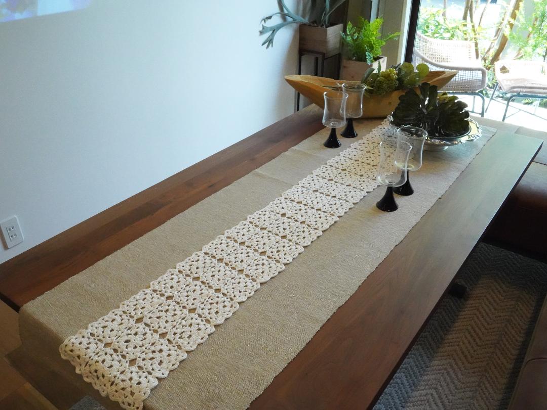 【ハンドメイド】レース編みテーブルランナーの画像