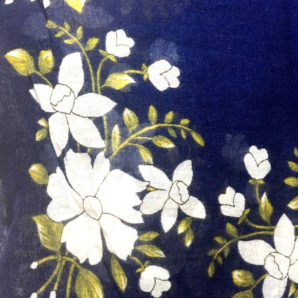 オールシーズン可能な、お花のモチーフのトルコオヤスカーフ画像