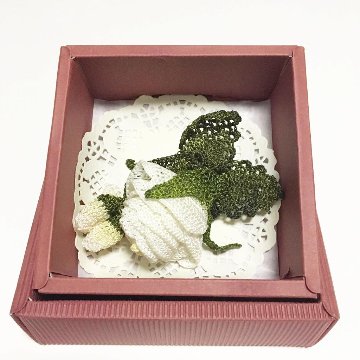 ローズブローチ　フンダコレクションアクセサリーの画像
