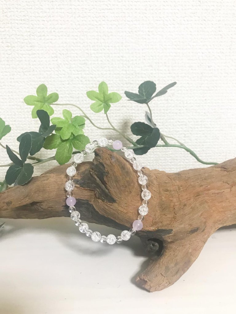 クラック水晶ブレス(ラベンダージェイド（染め）入りの画像